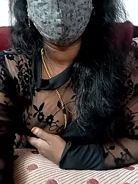 Snapshot of blackqueen143 chatting on 11/04/25, 07:35 blackqueen143 online show from 11/04/25, 07:35