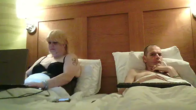 Sylviastar46 online show from 12/01/25, 08:03