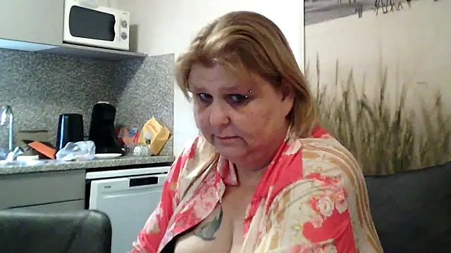 Sylviastar46 online show from 04/02/26, 07:28