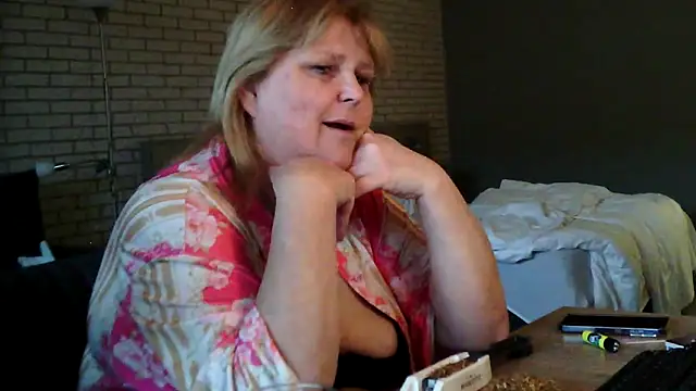 Sylviastar46 online show from 04/03/26, 04:27