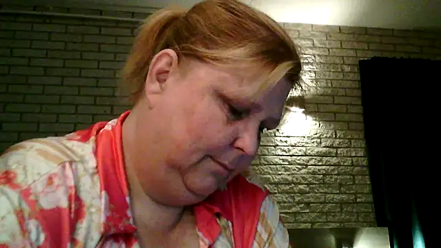 Sylviastar46 online show from 04/17/26, 07:50