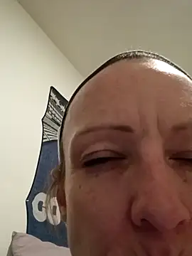 Karebearz1 online show from 11/20/25, 02:23