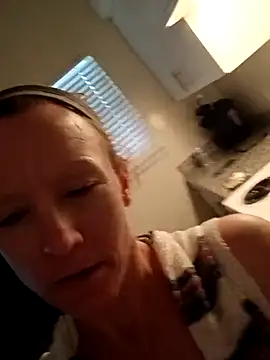 Karebearz1 online show from 03/18/26, 03:37