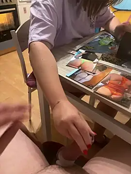 Teeny-Slut18 online show from 08/07/26, 08:00