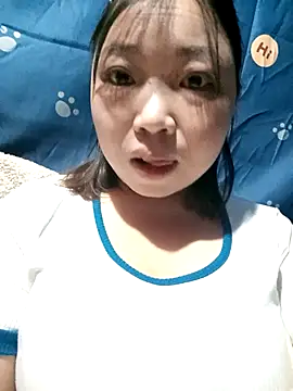 Snapshot of julybe chatting on 11/20/25, 06:13 julybe online show from 11/20/25, 06:13