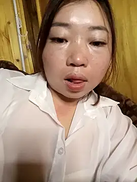 Snapshot of julybe chatting on 02/25/26, 05:06 julybe online show from 02/25/26, 05:06