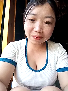 Snapshot of julybe chatting on 03/02/26, 08:43 julybe online show from 03/02/26, 08:43