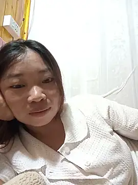 Snapshot of julybe chatting on 06/14/26, 06:48 julybe online show from 06/14/26, 06:48