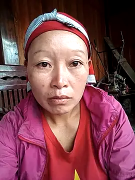 Snapshot of cute-kiss chatting on 10/30/25, 02:46 cute-kiss online show from 10/30/25, 02:46