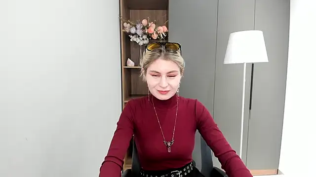 Snapshot of ShaunnaMachacek chatting on 11/01/25, 05:42 ShaunnaMachacek online show from 11/01/25, 05:42