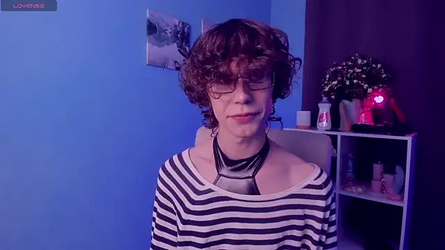 Snapshot of LeoBensyten chatting on 11/05/25, 01:44 LeoBensyten online show from 11/05/25, 01:44