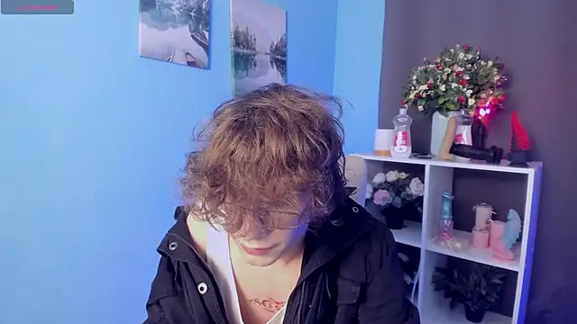 Snapshot of LeoBensyten chatting on 11/07/25, 01:44 LeoBensyten online show from 11/07/25, 01:44