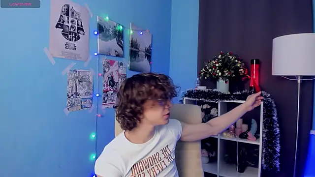 Snapshot of LeoBensyten chatting on 11/20/25, 04:07 LeoBensyten online show from 11/20/25, 04:07