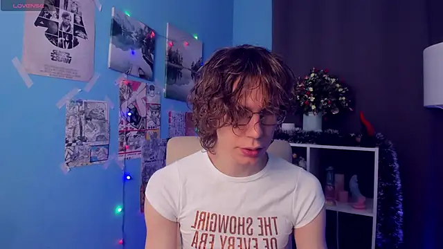 Snapshot of LeoBensyten chatting on 12/01/25, 01:38 LeoBensyten online show from 12/01/25, 01:38