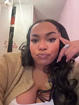 Snapshot of kennedylorel chatting on 11/06/25, 10:32 kennedylorel online show from 11/06/25, 10:32