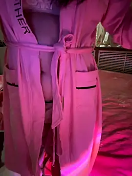 Snapshot of aniani11 chatting on 11/28/25, 04:31 aniani11 online show from 11/28/25, 04:31