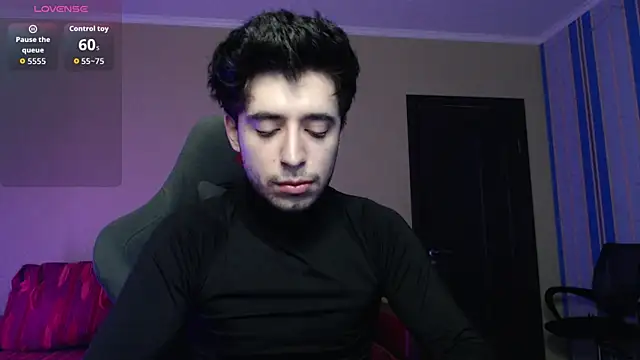 Yofukashii online show from 12/15/25, 10:58