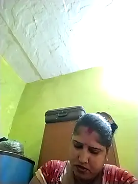 Snapshot of Sumona_dhari chatting on 11/28/25, 04:48 Sumona dhari online show from 11/28/25, 04:48