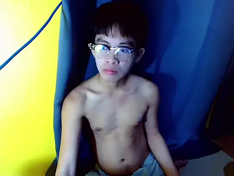 newcummersxx online show from 03/19/26, 05:33