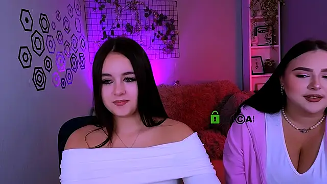 Snapshot of fairy_viola chatting on 11/03/25, 11:33 fairy viola online show from 11/03/25, 11:33