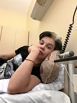 Carolineisback online show from 02/02/26, 08:02