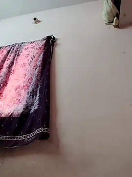 pujapujarrrr online show from 11/19/25, 10:15