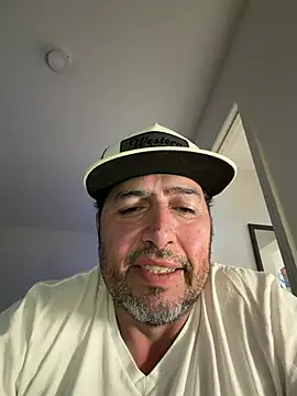 Snapshot of ezrah23 chatting on 02/26/26, 10:03 ezrah23 online show from 02/26/26, 10:03