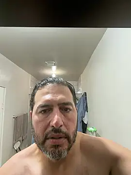 Snapshot of ezrah23 chatting on 03/13/26, 06:36 ezrah23 online show from 03/13/26, 06:36