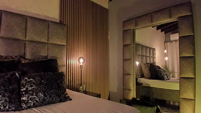 Snapshot of BrigitteVons chatting on 11/11/25, 12:54 BrigitteVons online show from 11/11/25, 12:54