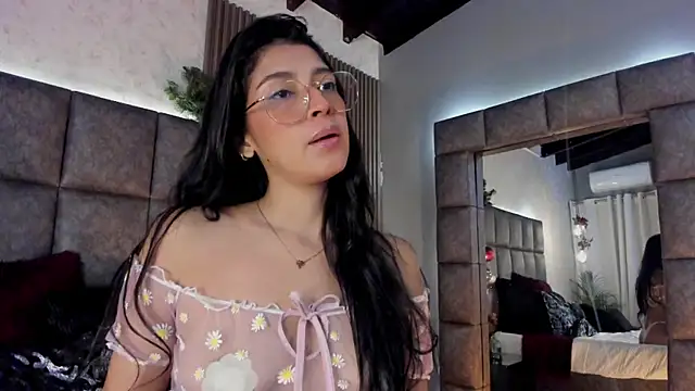 Snapshot of BrigitteVons chatting on 12/16/25, 11:10 BrigitteVons online show from 12/16/25, 11:10