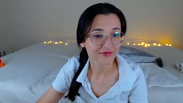 Snapshot of Dorotty_ chatting on 11/02/25, 02:14 Dorotty online show from 11/02/25, 02:14