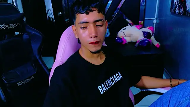 darwinandbrayann online show from 11/11/25, 10:32