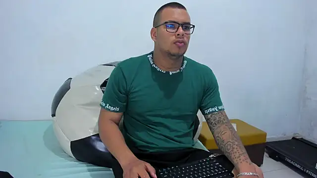 LucassFoster online show from 11/24/25, 01:22