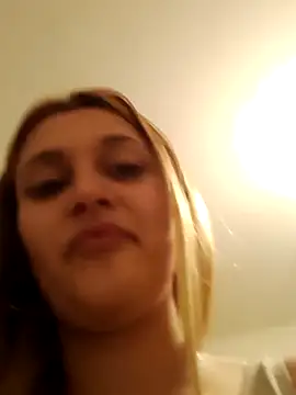 Snapshot of larubia_arg chatting on 11/01/25, 03:52 larubia arg online show from 11/01/25, 03:52