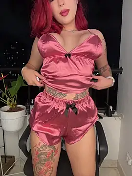 Snapshot of Raven_DeVille chatting on 11/11/25, 01:05 Raven DeVille online show from 11/11/25, 01:05