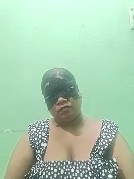 Snapshot of tamil_Nithya_J chatting on 11/17/25, 09:26 tamil Nithya J online show from 11/17/25, 09:26