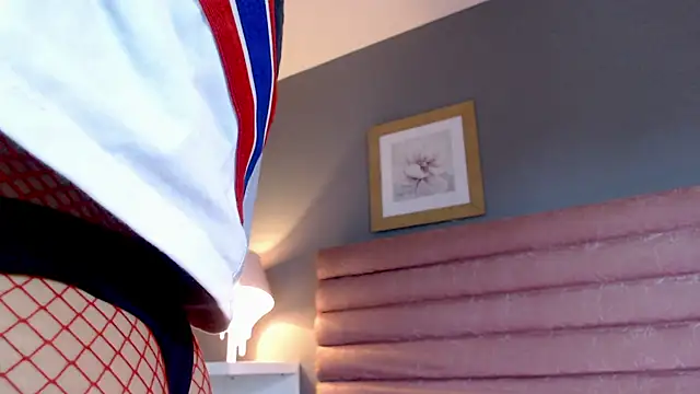 RavynRouge  online show from 12/15/25, 01:04