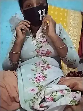 Snapshot of NAZMEN1122 chatting on 11/04/25, 12:04 NAZMEN1122 online show from 11/04/25, 12:04