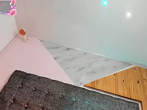 Snapshot of _tinyrose_ chatting on 12/03/25, 07:34 tinyrose online show from 12/03/25, 07:34