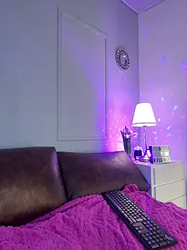 kittyblooms online show from 05/05/26, 01:19