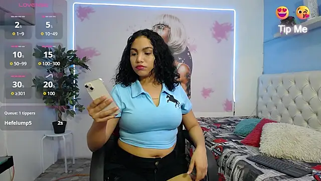 Snapshot of valeria_martinez19 chatting on 05/17/26, 03:15 valeria martinez19 online show from 05/17/26, 03:15