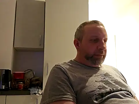 Snapshot of ghost430000 chatting on 11/21/25, 05:44 ghost430000 online show from 11/21/25, 05:44