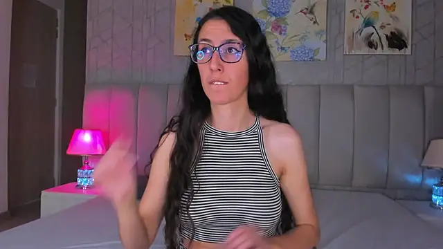 Snapshot of GirafMusic chatting on 02/01/26, 01:20 GirafMusic online show from 02/01/26, 01:20