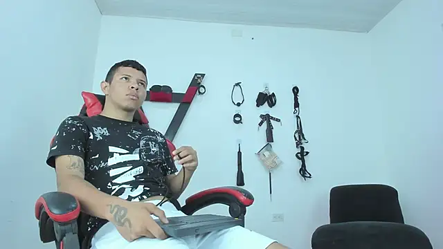 Steven19 LatinBoy online show from 11/06/25, 11:33