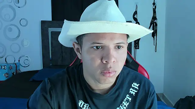 Steven19 LatinBoy online show from 01/18/26, 11:36