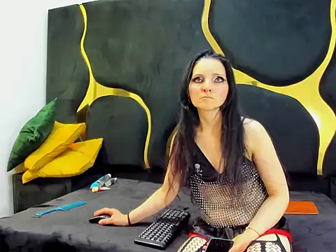 Snapshot of Morticia_Black chatting on 12/16/25, 09:20 Morticia Black online show from 12/16/25, 09:20