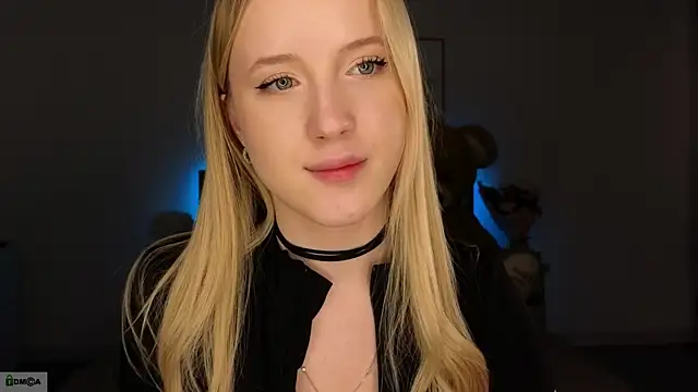 Snapshot of adele_armass chatting on 02/14/26, 09:11 adele armass online show from 02/14/26, 09:11