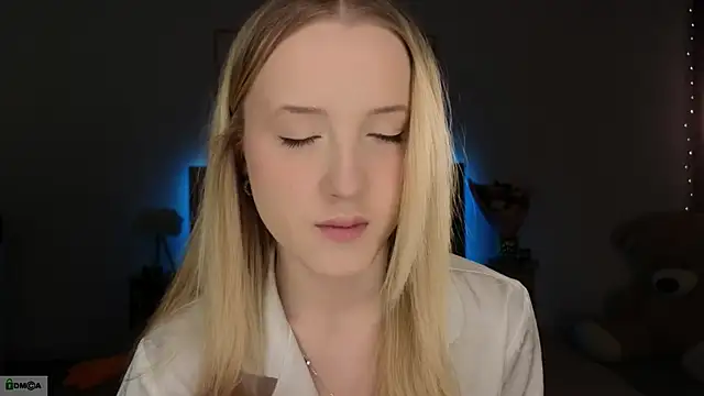 Snapshot of adele_armass chatting on 02/19/26, 09:33 adele armass online show from 02/19/26, 09:33