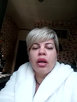 Snapshot of MilkySky chatting on 11/14/25, 10:25 MilkySky online show from 11/14/25, 10:25