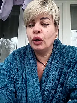 Snapshot of MilkySky chatting on 11/22/25, 09:52 MilkySky online show from 11/22/25, 09:52